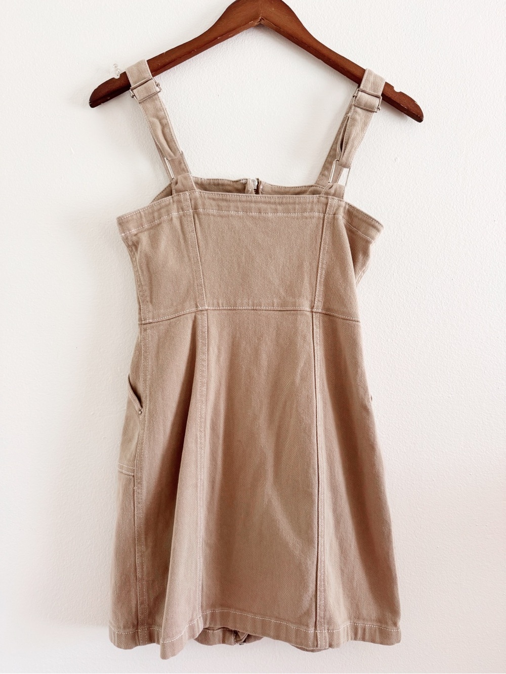 Divided Khaki Pinafore Dress with Ring Zipper Detail size 4 - Picture 4 of 4